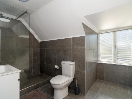 Room image 2