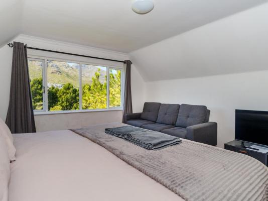 Hout Bay Gem - 216190