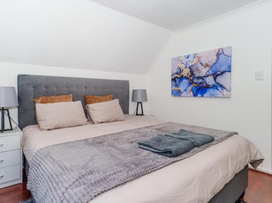 Room image 1