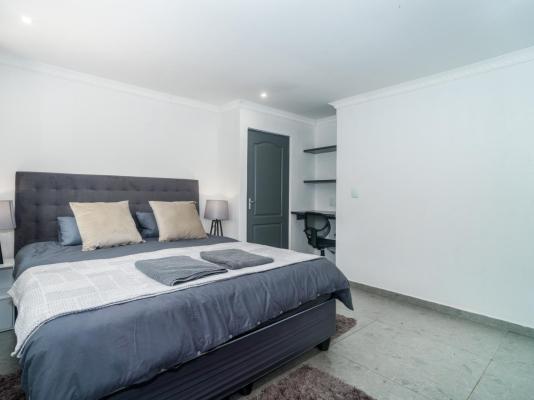 Hout Bay Gem - 216206