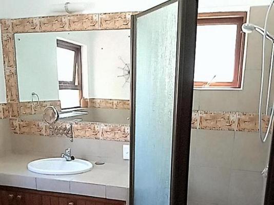 Room image 5
