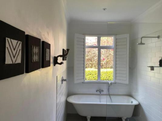 Room image 3