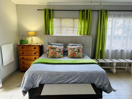 Room image 3