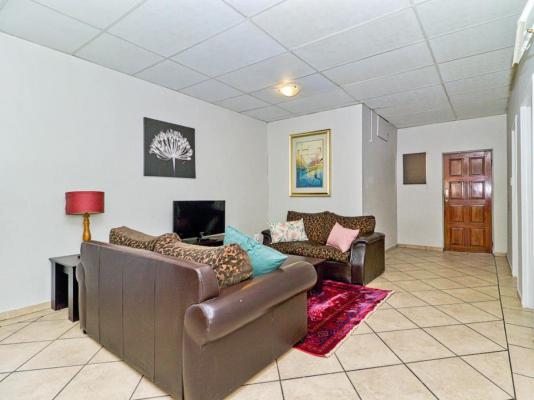 Room image 10