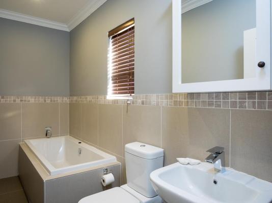 Room image 1