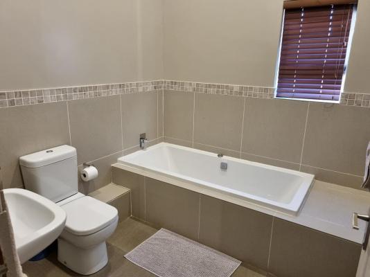 Room image 5