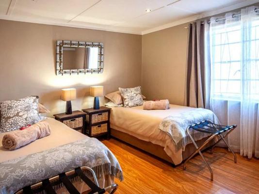 Room image 1