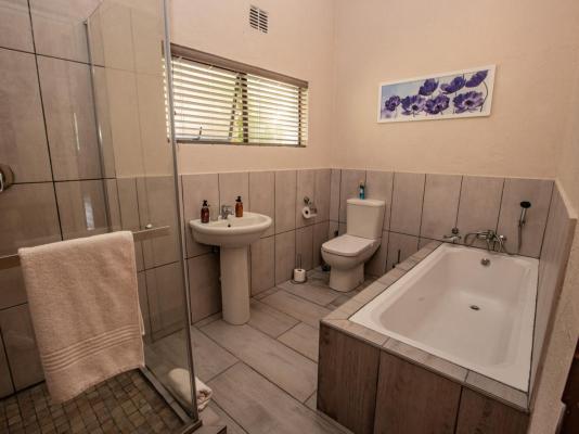 Bushbaby Valley Lodge - 217081