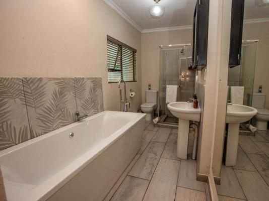 Bushbaby Valley Lodge - 217130