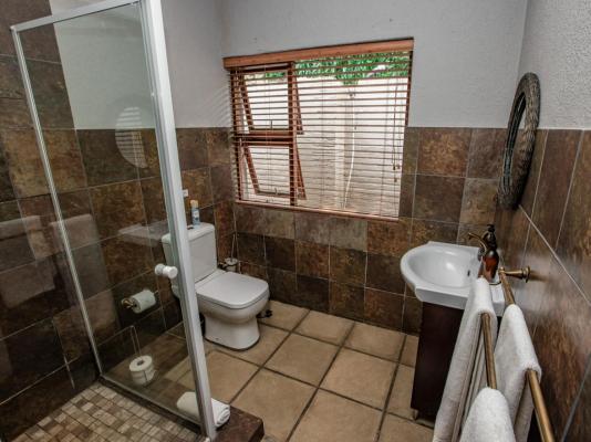 Bushbaby Valley Lodge - 217141