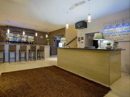 Three Oaks and an Aloe Boutique Hotel - 217343