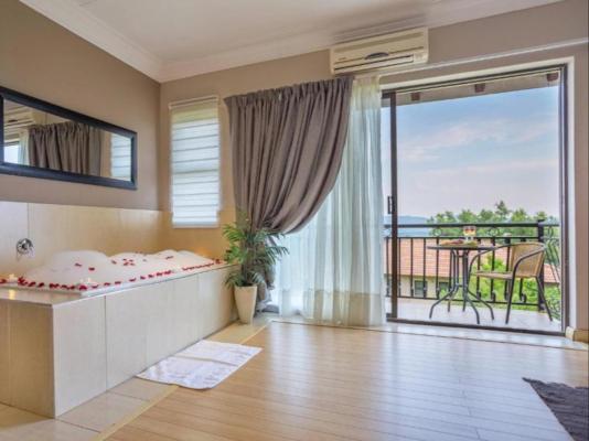 Three Oaks and an Aloe Boutique Hotel - 217352