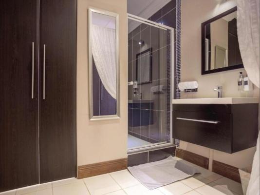 Three Oaks and an Aloe Boutique Hotel - 217354