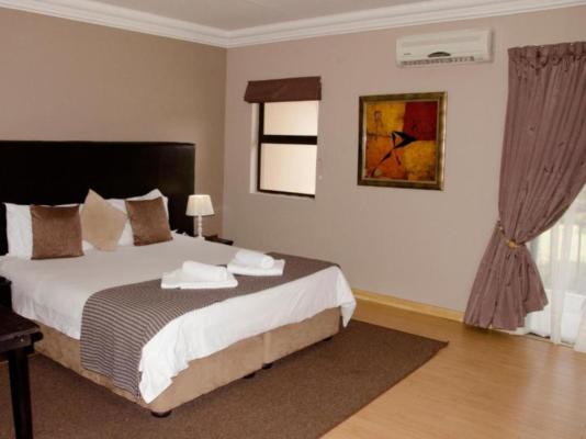 Three Oaks and an Aloe Boutique Hotel - 217370