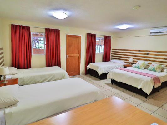 Room image 4