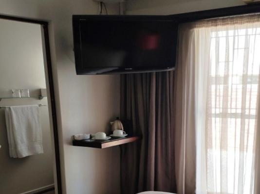 Room image 8