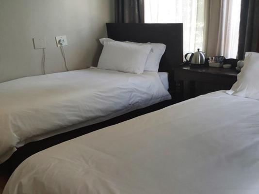 Room image 3