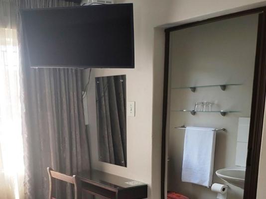 Room image 6