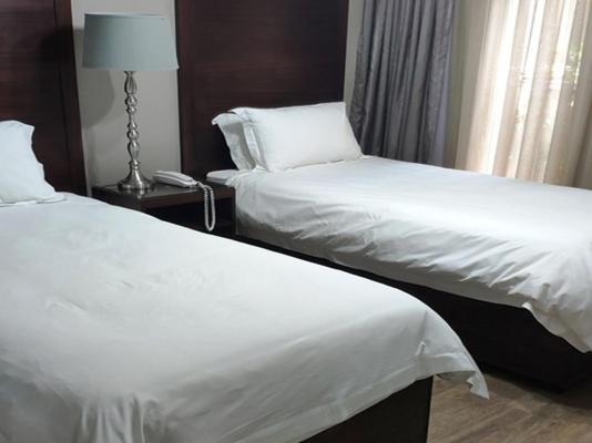 Room image 3
