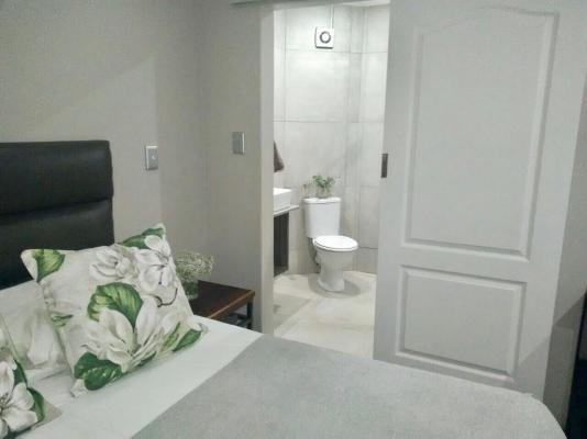 Room image 3