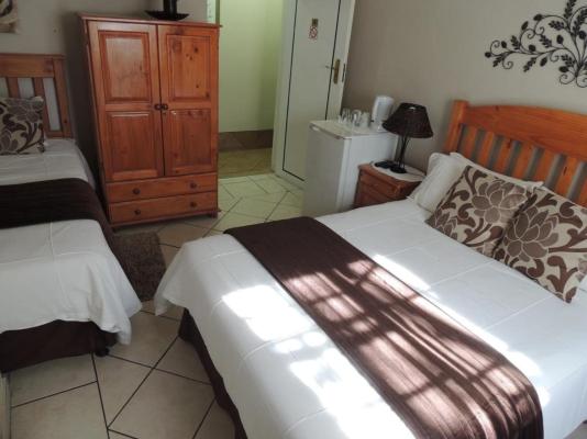 Room image 3