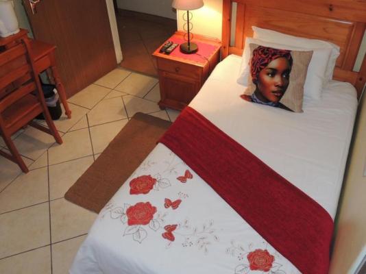 Room image 3