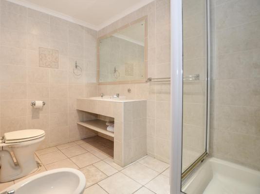 Room image 1
