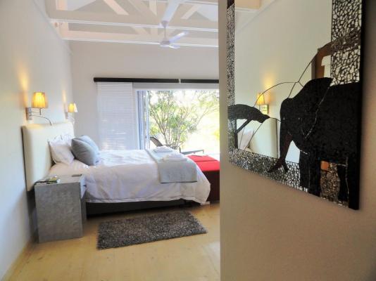 Room image 3
