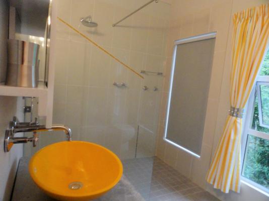 Room image 3