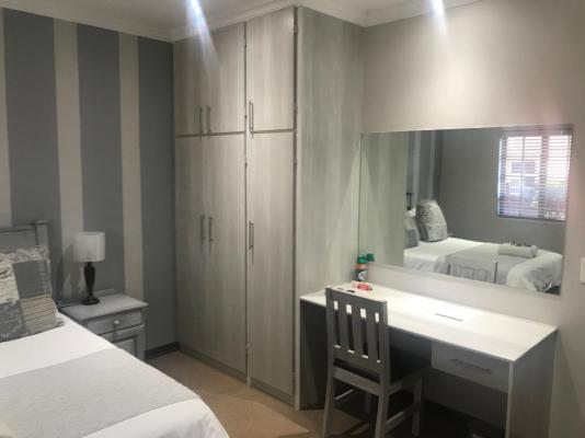 Room image 4
