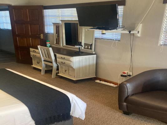 Room image 8