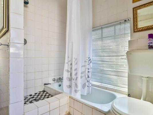 Sunbury Bed and Breakfast - 218123