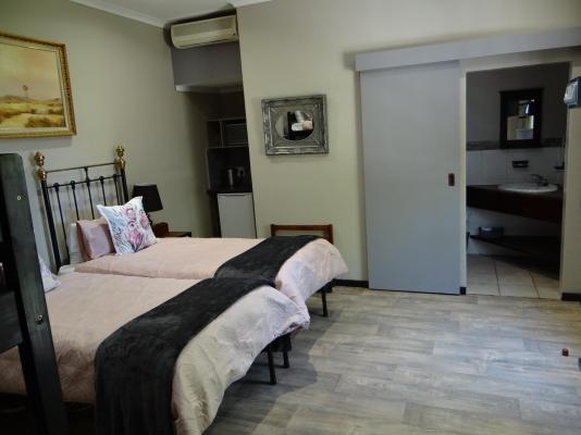 Room image 3