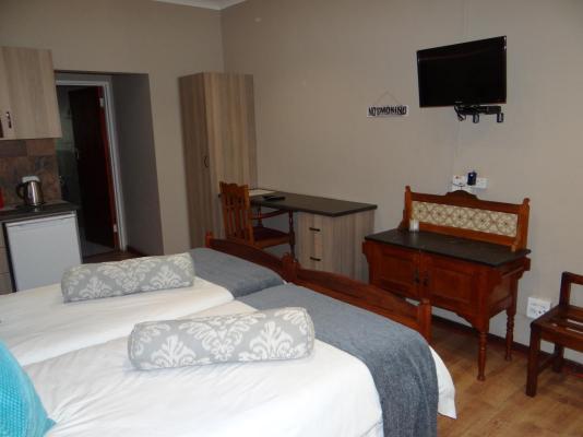 Room image 8