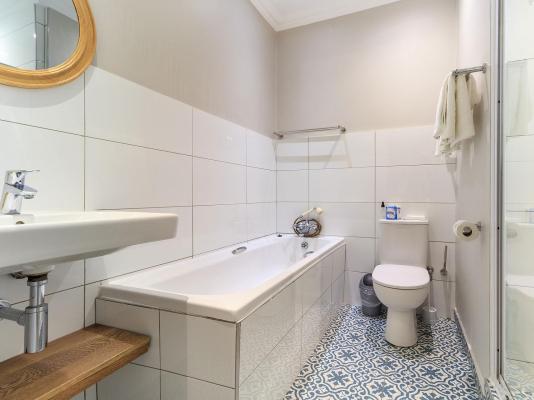 Room image 2