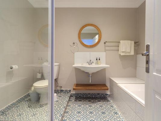 Room image 1