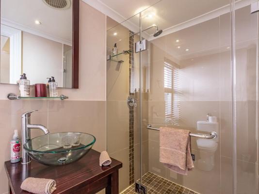 Room image 3