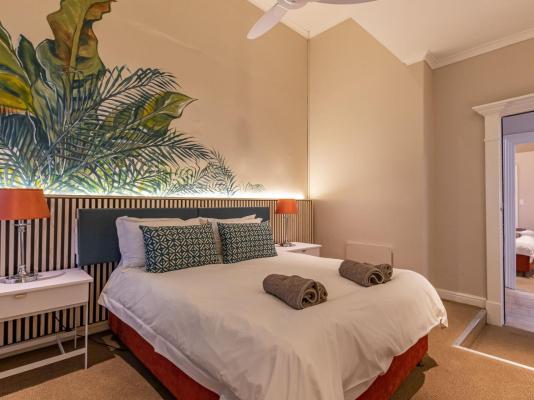 Room image 4