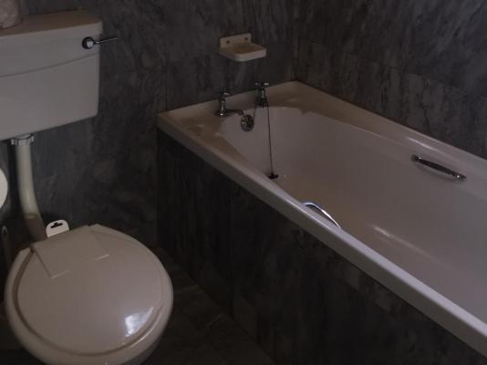 Room image 4