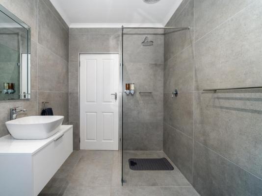 Room image 20