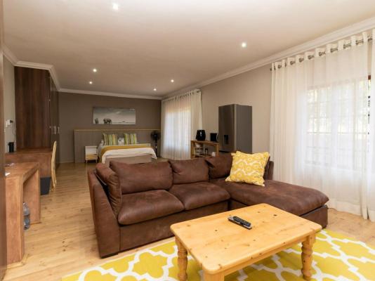 Room image 10