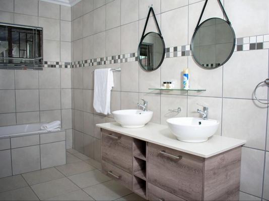 Room image 3