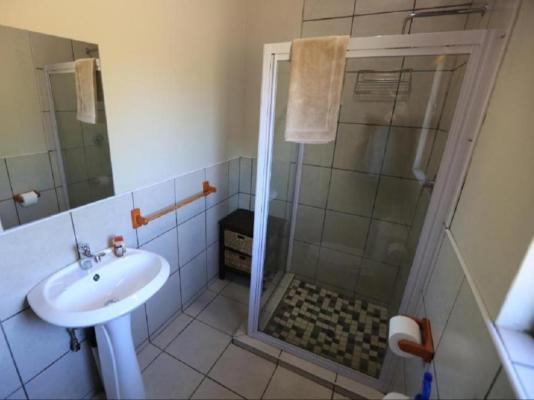 Room image 5