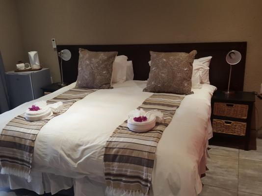 Room image 4
