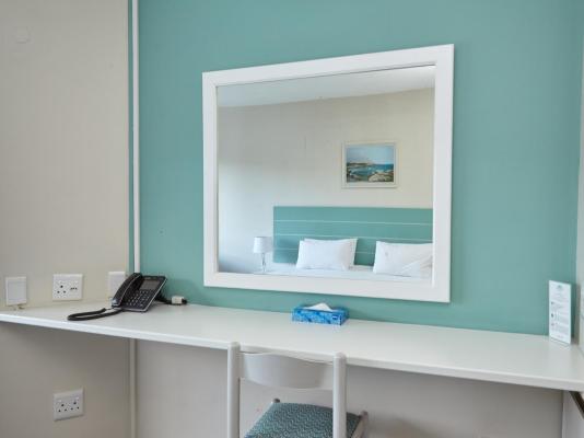 Room image 4