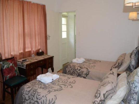 Room image 6