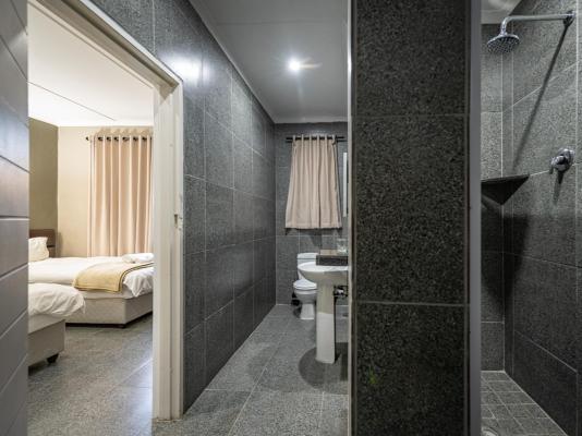 Room image 3