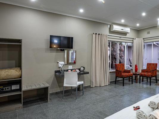 Room image 6