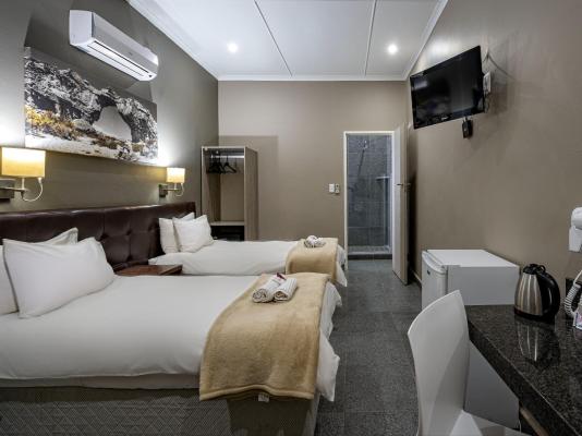 Room image 1