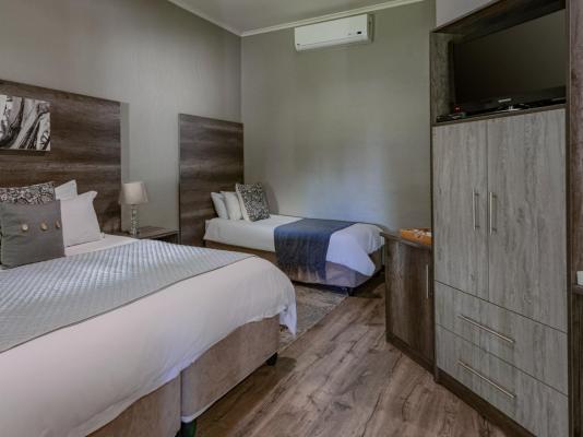 Room image 1